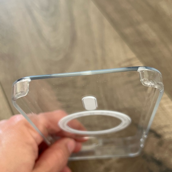 iPhone 13 Pro Max Clear Case with MagSafe (Apple brand) **** SOLD**** - Picture 4 of 6